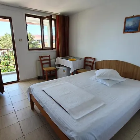 בית הארחה Casa Iunia *