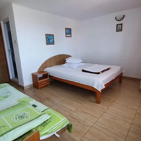 Casa Iunia בית הארחה